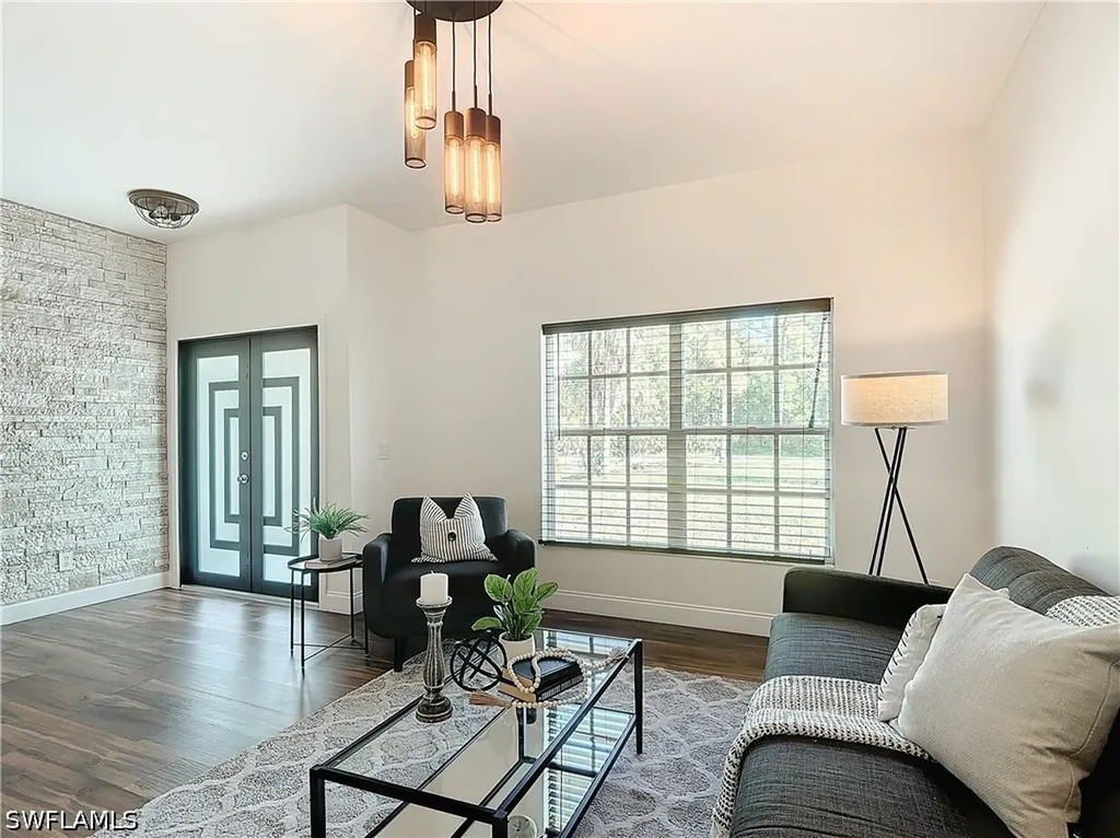 130 16th Avenue NE Naples FL 34120