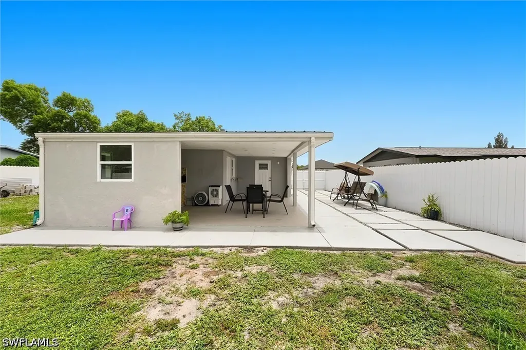 1776 Glenway Court Fort Myers FL 33916