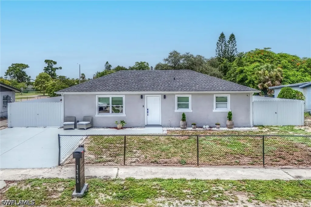 1776 Glenway Court Fort Myers FL 33916