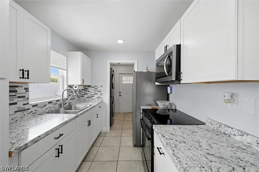 1776 Glenway Court Fort Myers FL 33916