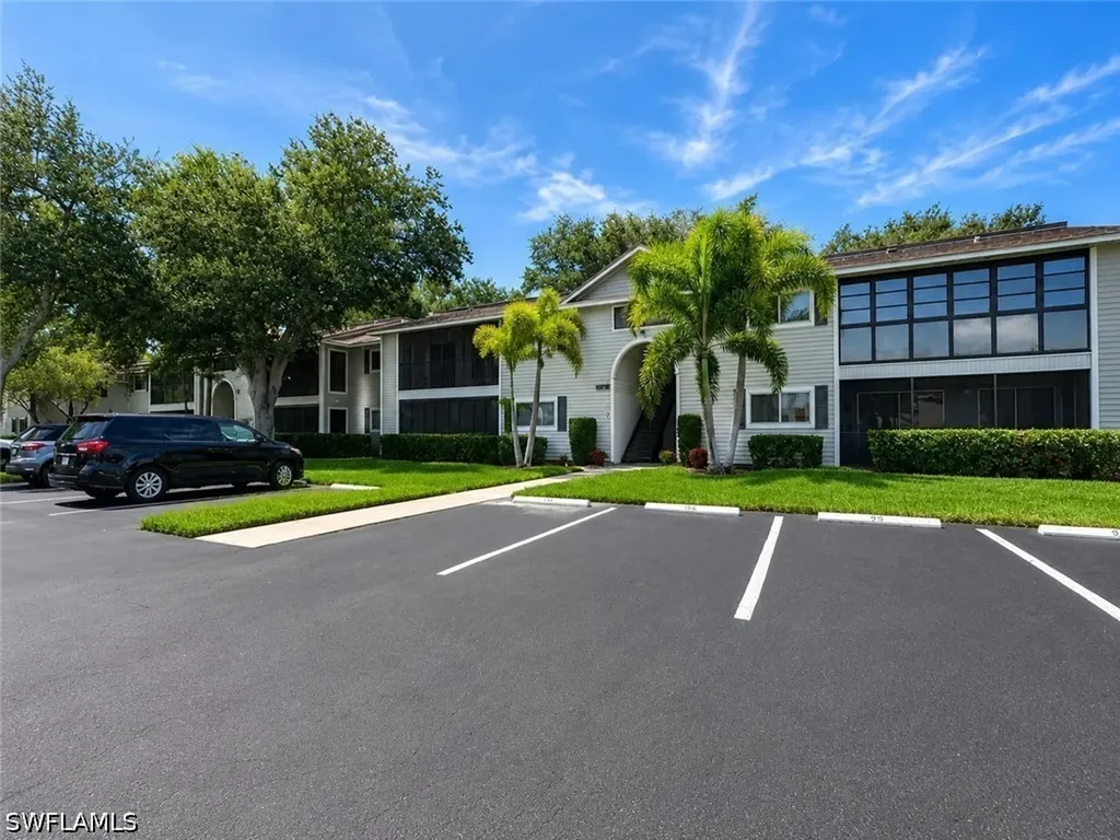 8041 S Woods Circle Fort Myers FL 33919
