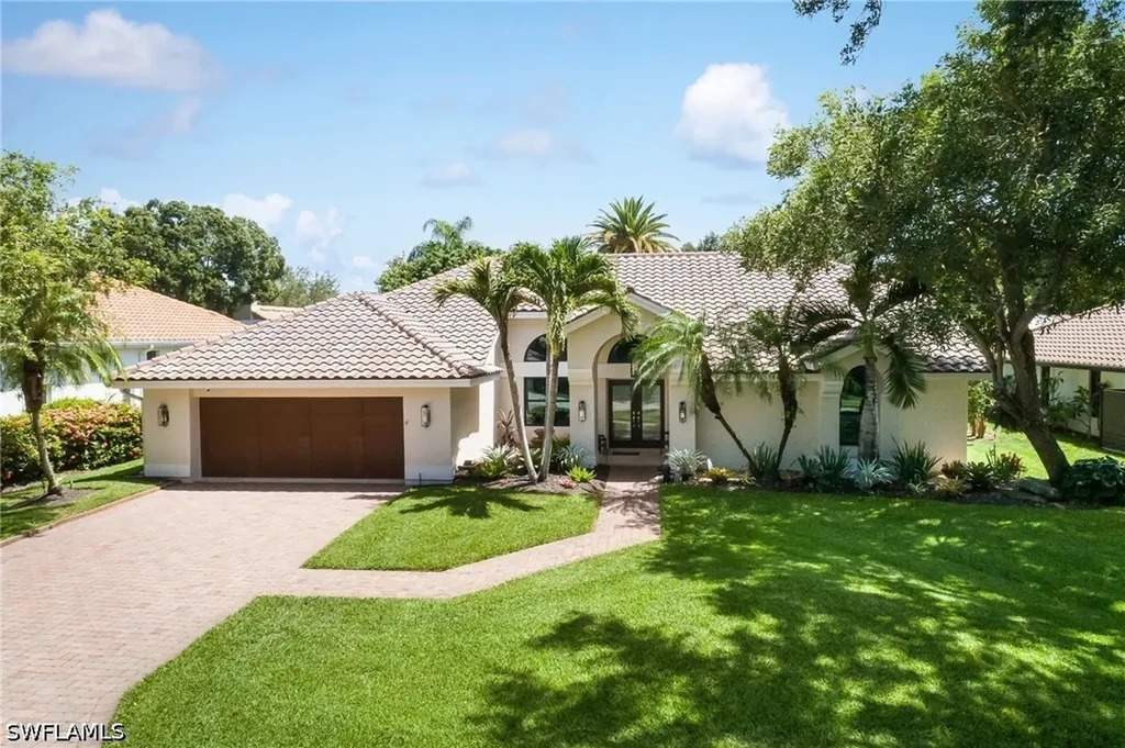 Naples FL, 196 Monterey Drive