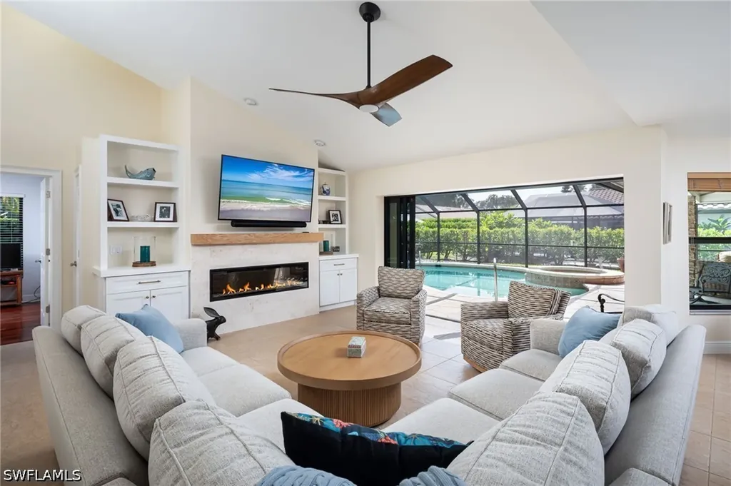 196 Monterey Drive Naples FL 34119