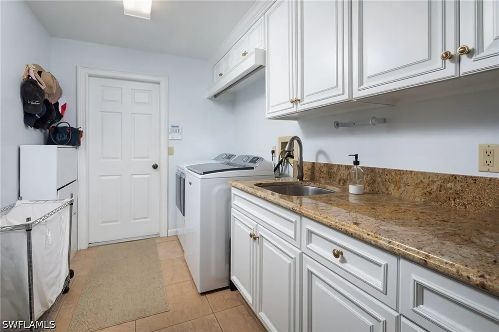 196 Monterey Drive Naples FL 34119