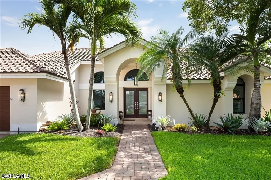 196 Monterey Drive Naples FL 34119