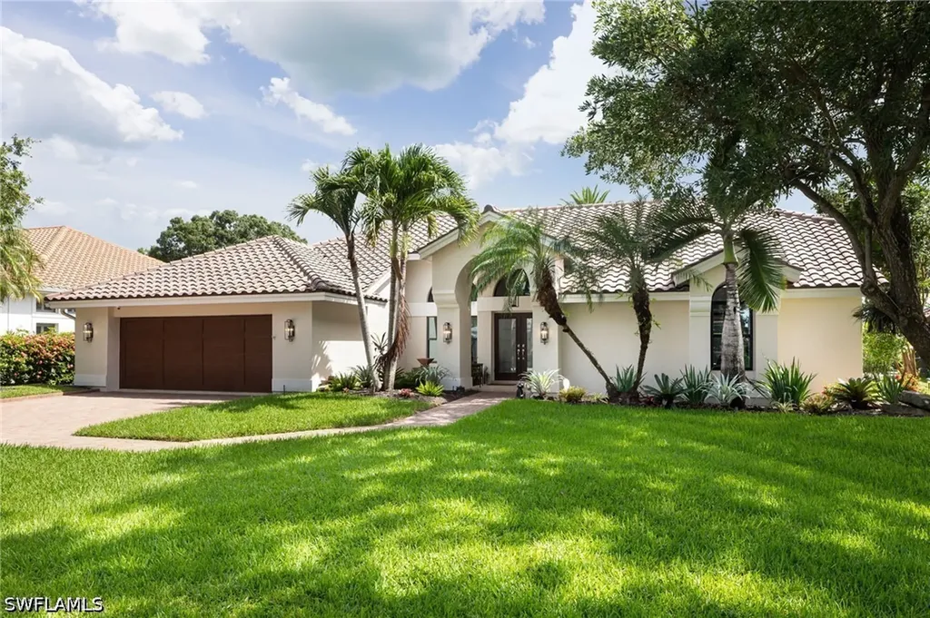196 Monterey Drive Naples FL 34119
