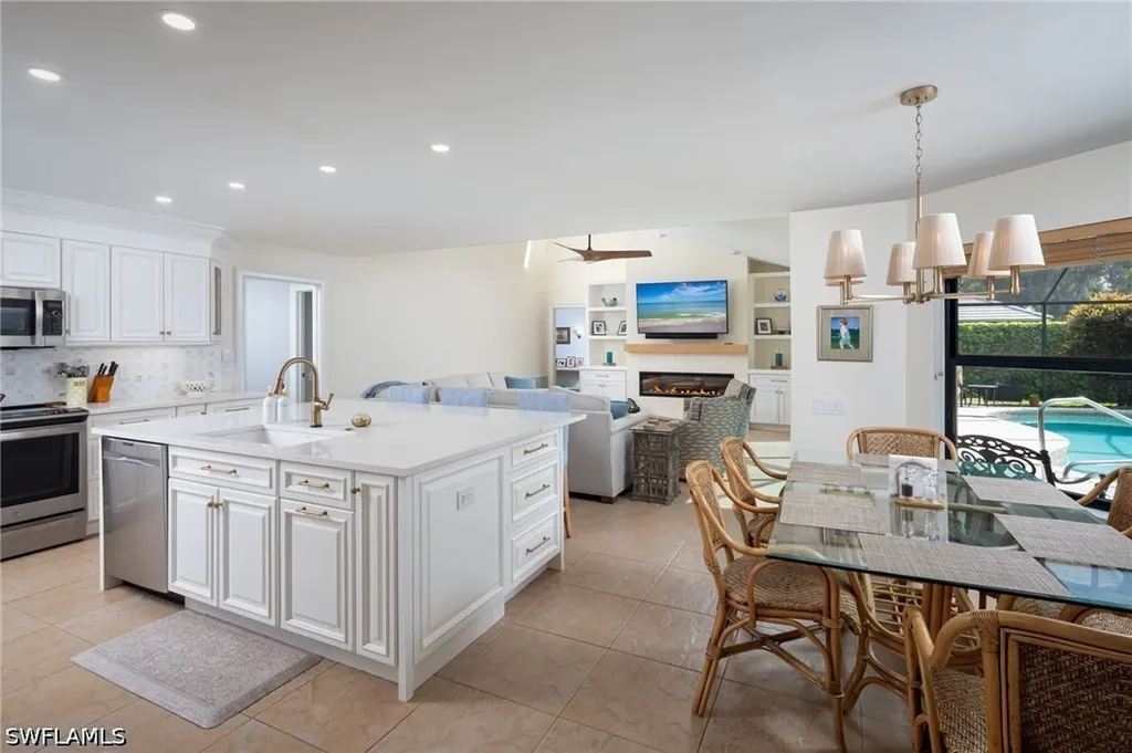 196 Monterey Drive Naples FL 34119