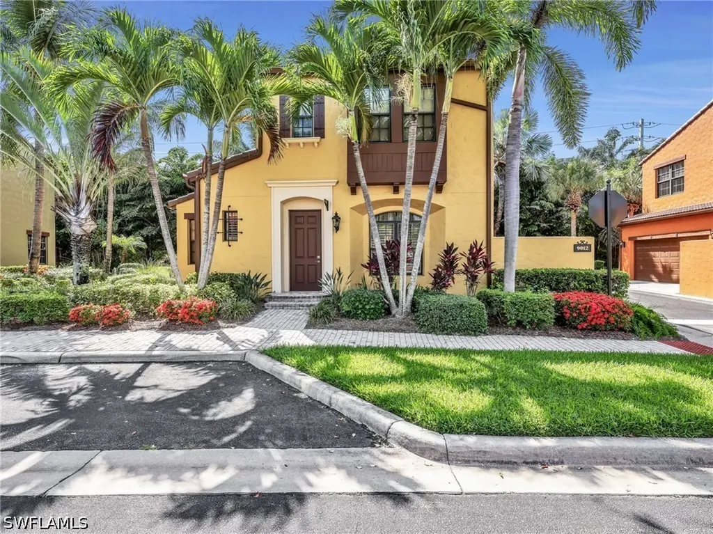 9012 Alturas Street Naples FL 34113