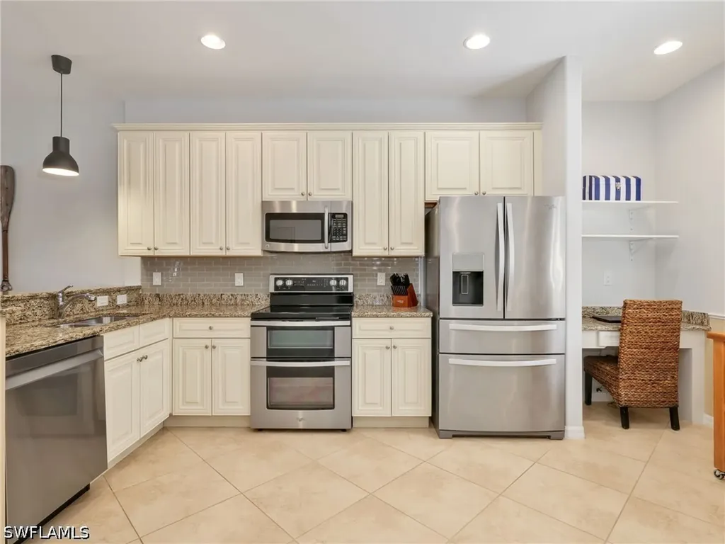 9012 Alturas Street Naples FL 34113