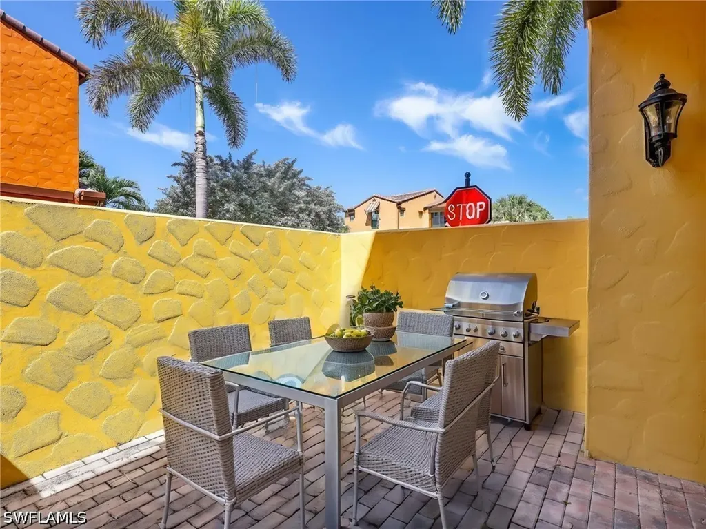 9012 Alturas Street Naples FL 34113