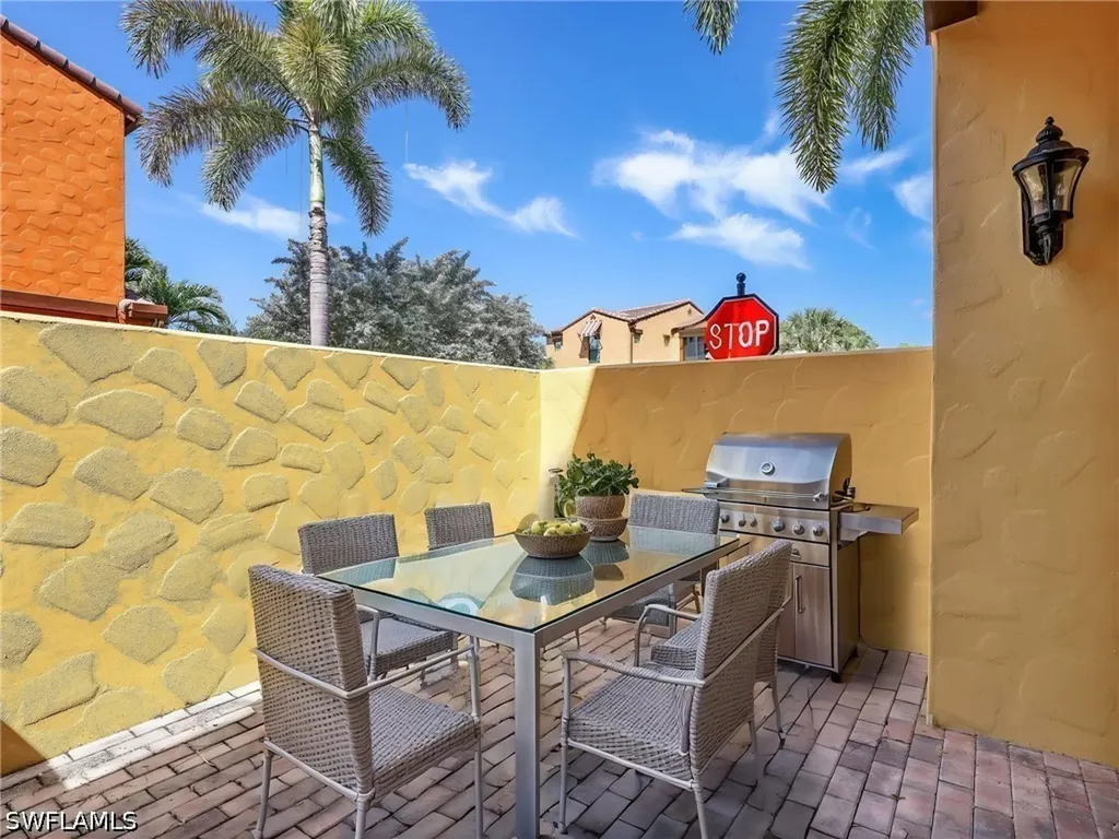 9012 Alturas Street Naples FL 34113