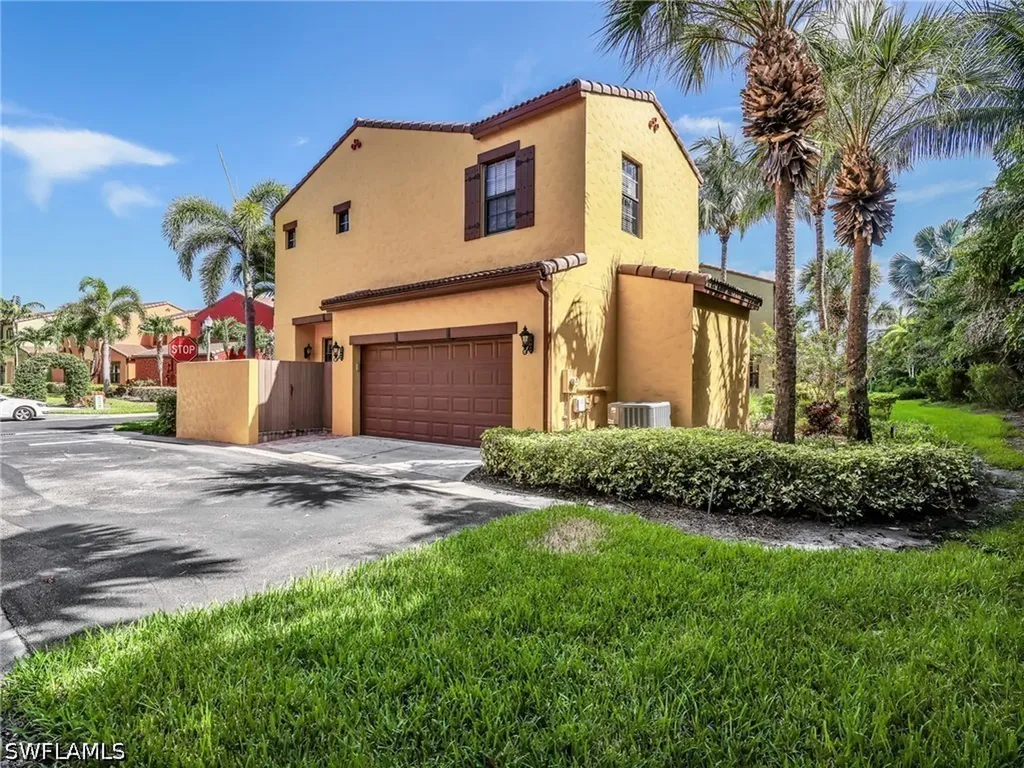 9012 Alturas Street Naples FL 34113