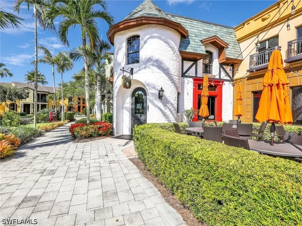 9012 Alturas Street Naples FL 34113