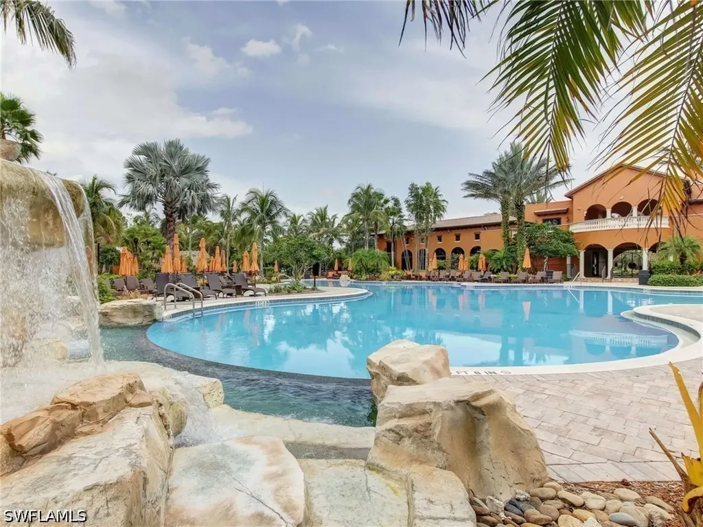 9012 Alturas Street Naples FL 34113