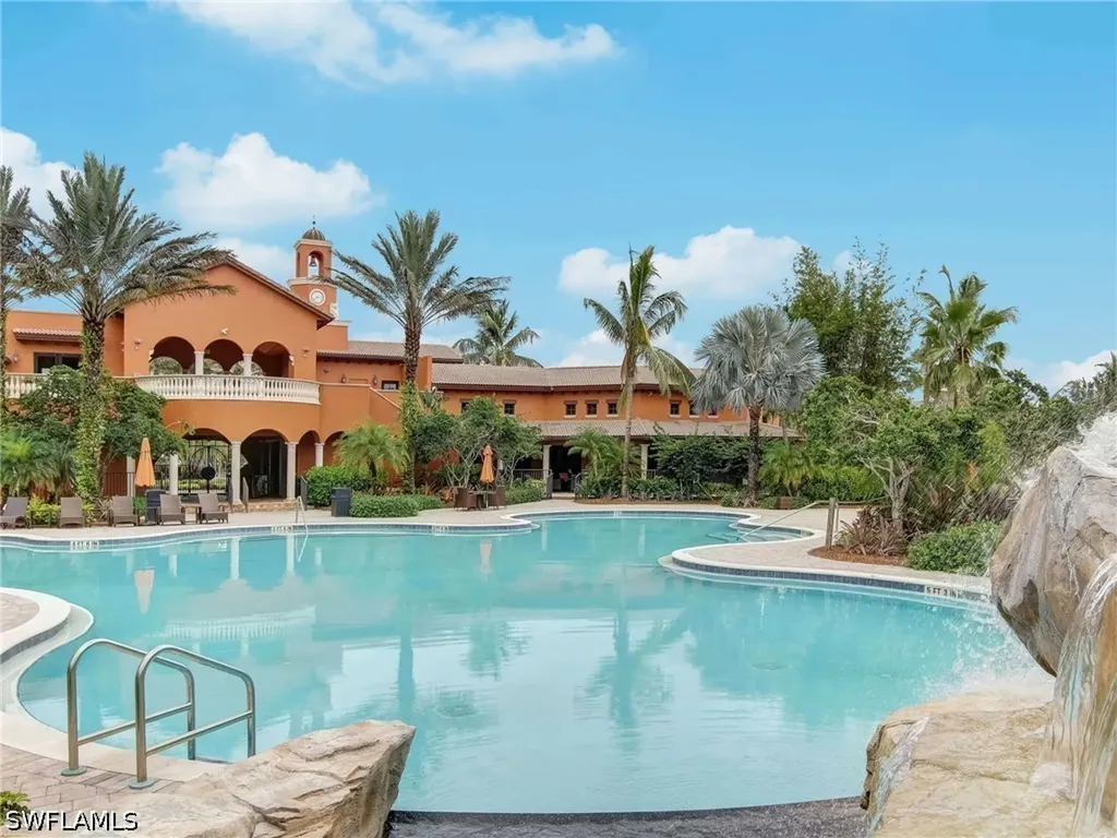 9012 Alturas Street Naples FL 34113