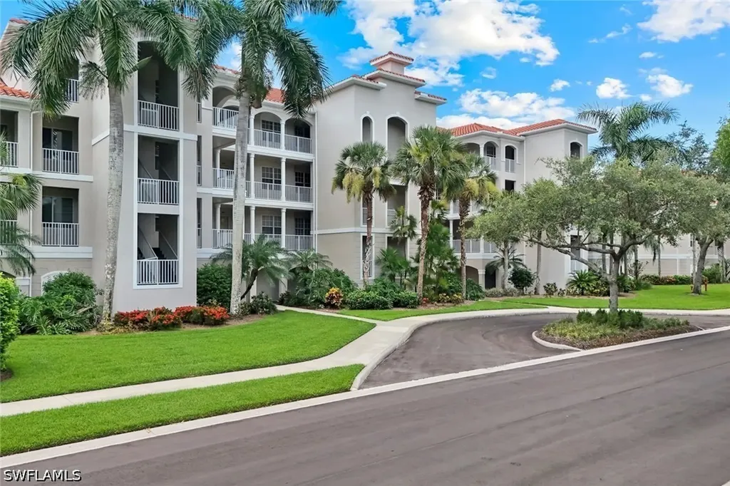 4864 Hampshire Court Naples FL 34112