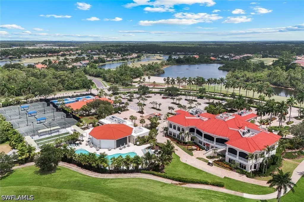 4864 Hampshire Court Naples FL 34112