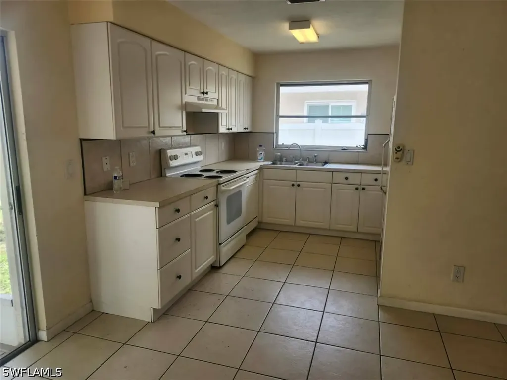 804 92nd Avenue N Naples FL 34108