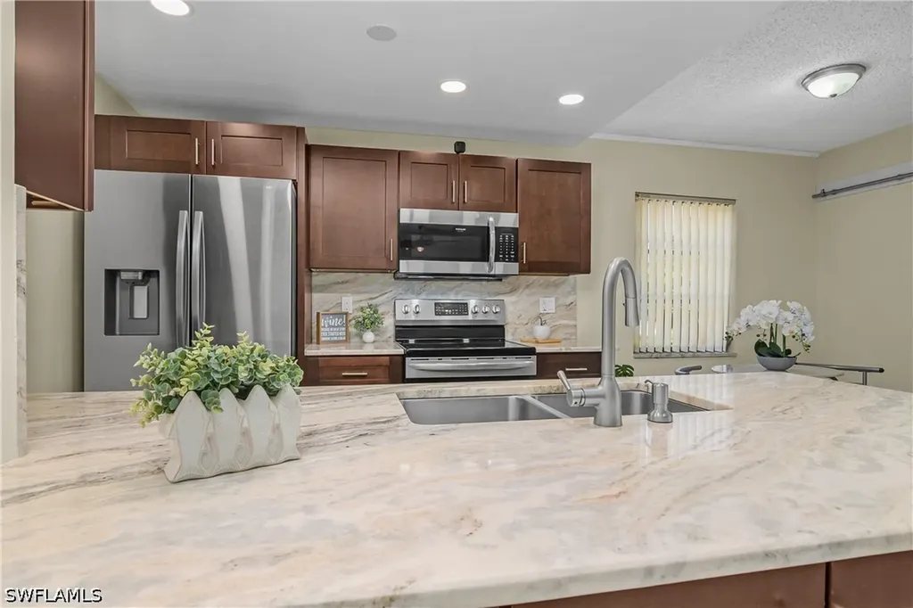 4112 SE 19th Place Cape Coral FL 33904