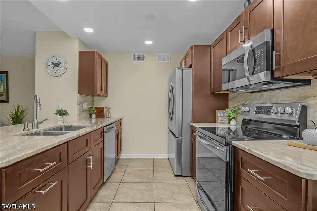 4112 SE 19th Place Cape Coral FL 33904