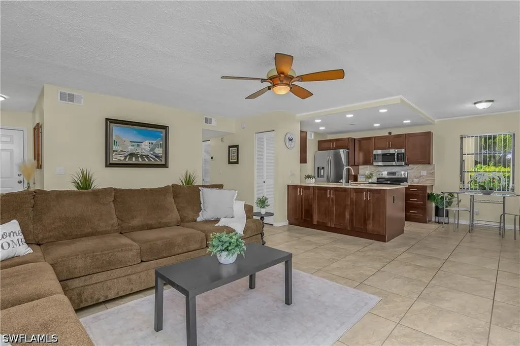 4112 SE 19th Place Cape Coral FL 33904