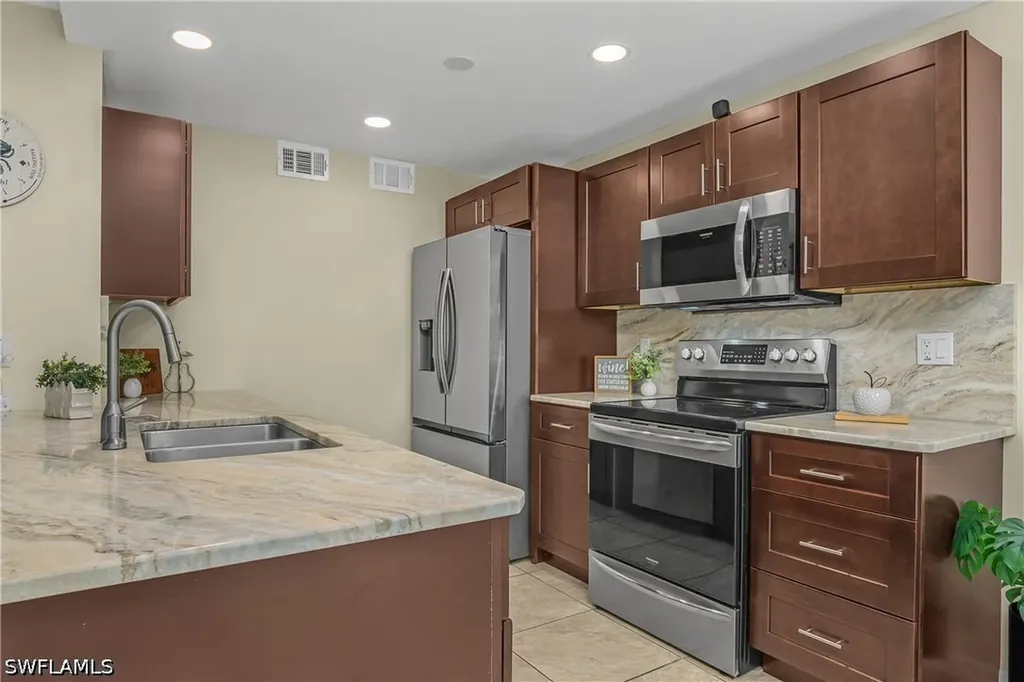 4112 SE 19th Place Cape Coral FL 33904
