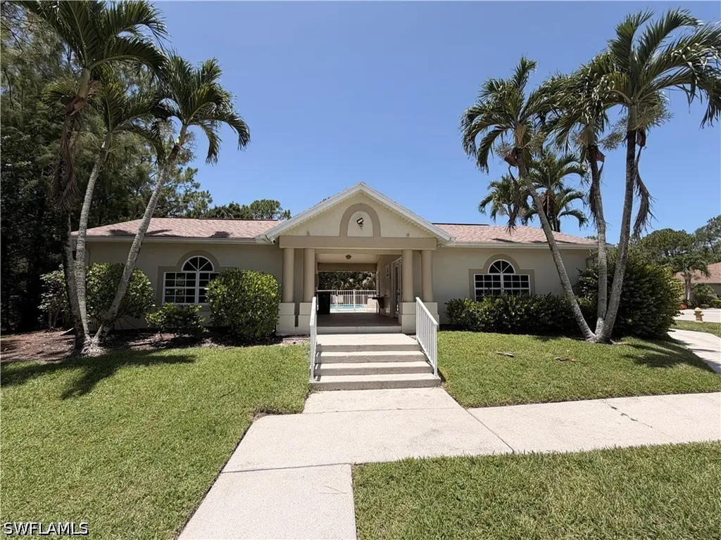 5332 Whitten Drive Naples FL 34104