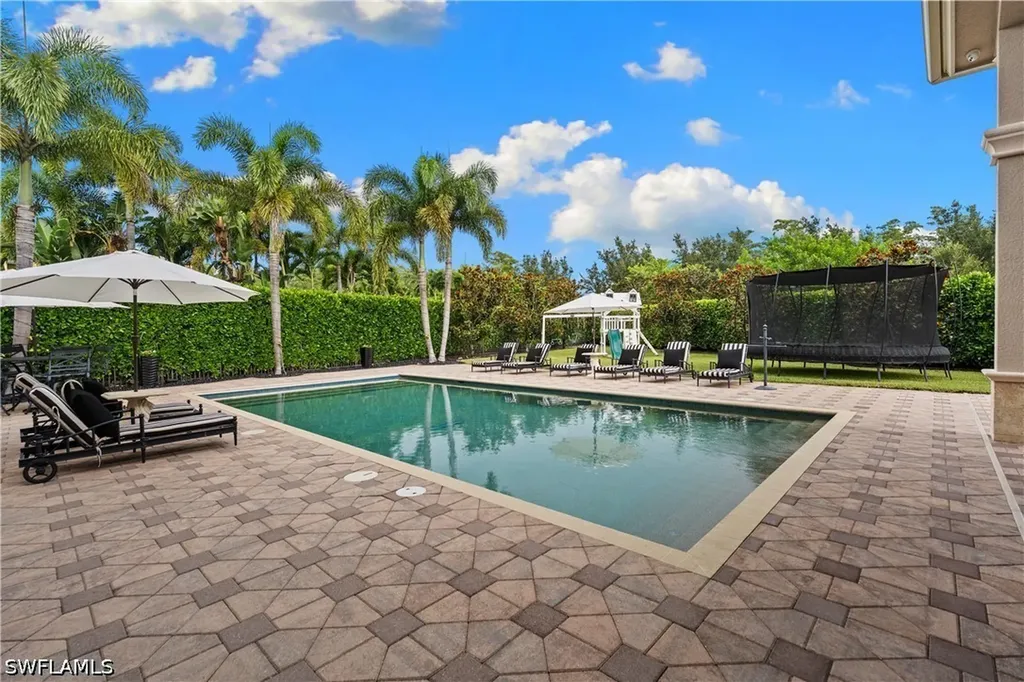 3999 Bering Court Naples FL 34119
