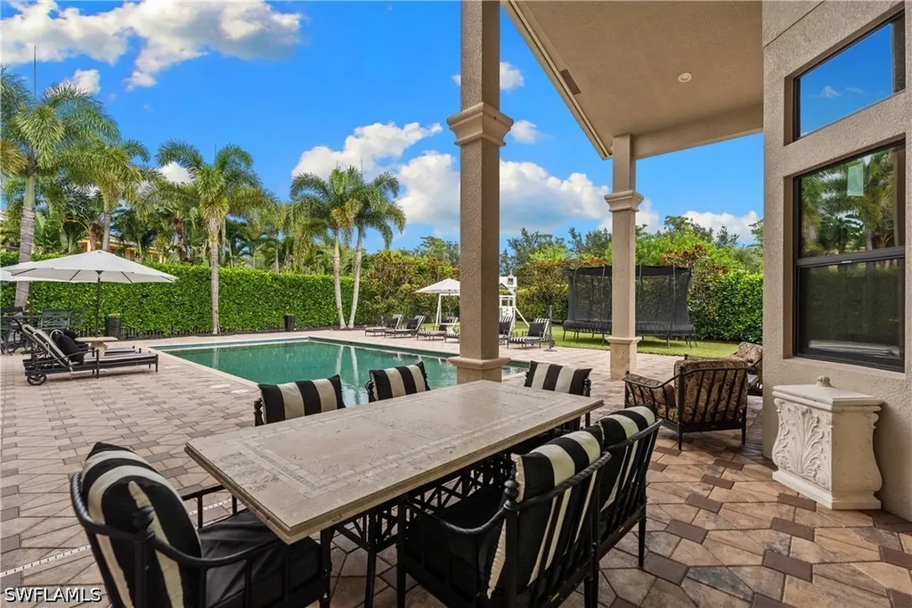 3999 Bering Court Naples FL 34119