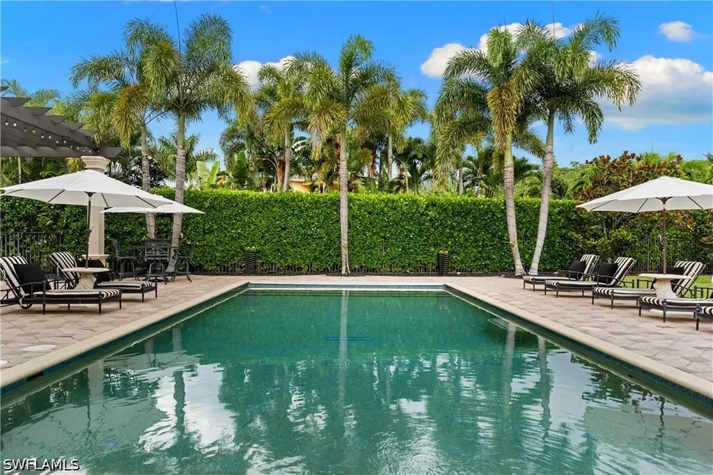 3999 Bering Court Naples FL 34119