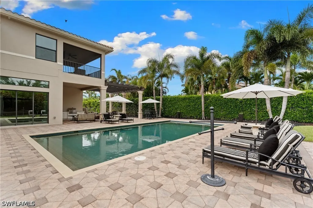 3999 Bering Court Naples FL 34119