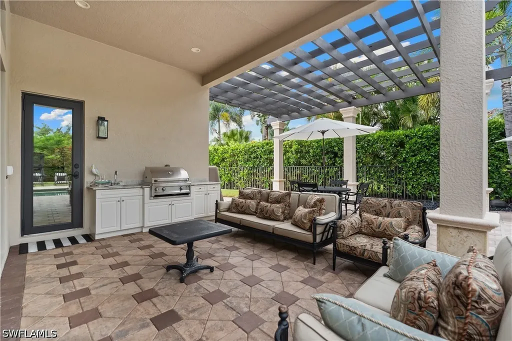 3999 Bering Court Naples FL 34119