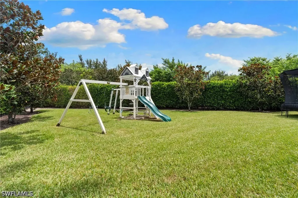 3999 Bering Court Naples FL 34119