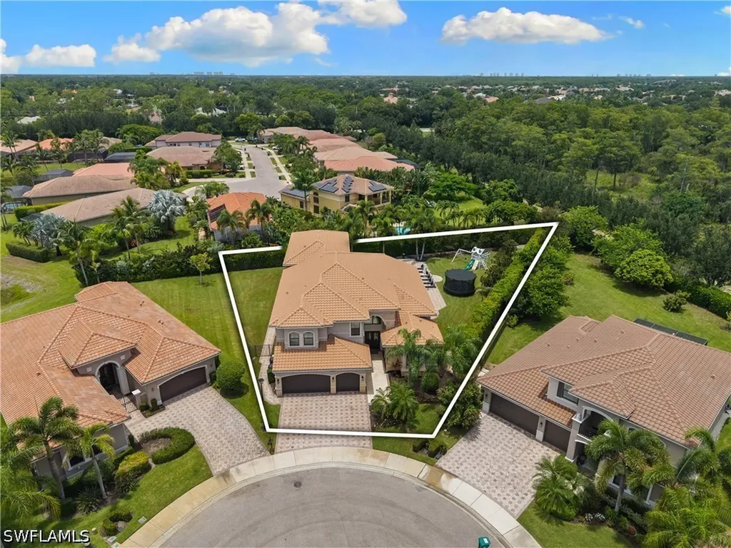 3999 Bering Court Naples FL 34119