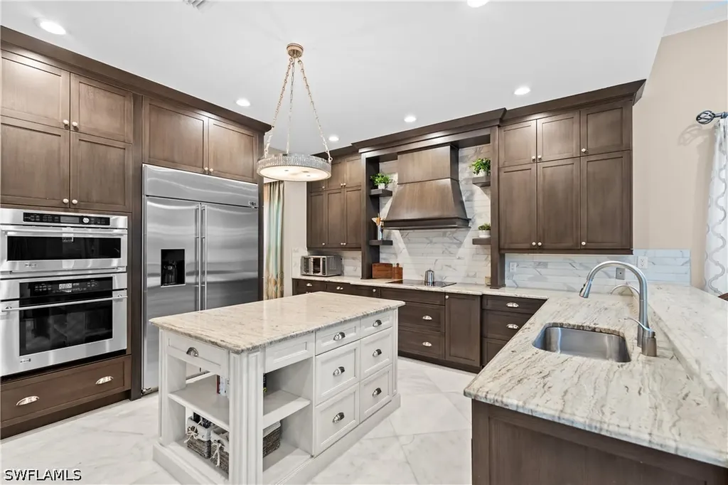 3999 Bering Court Naples FL 34119