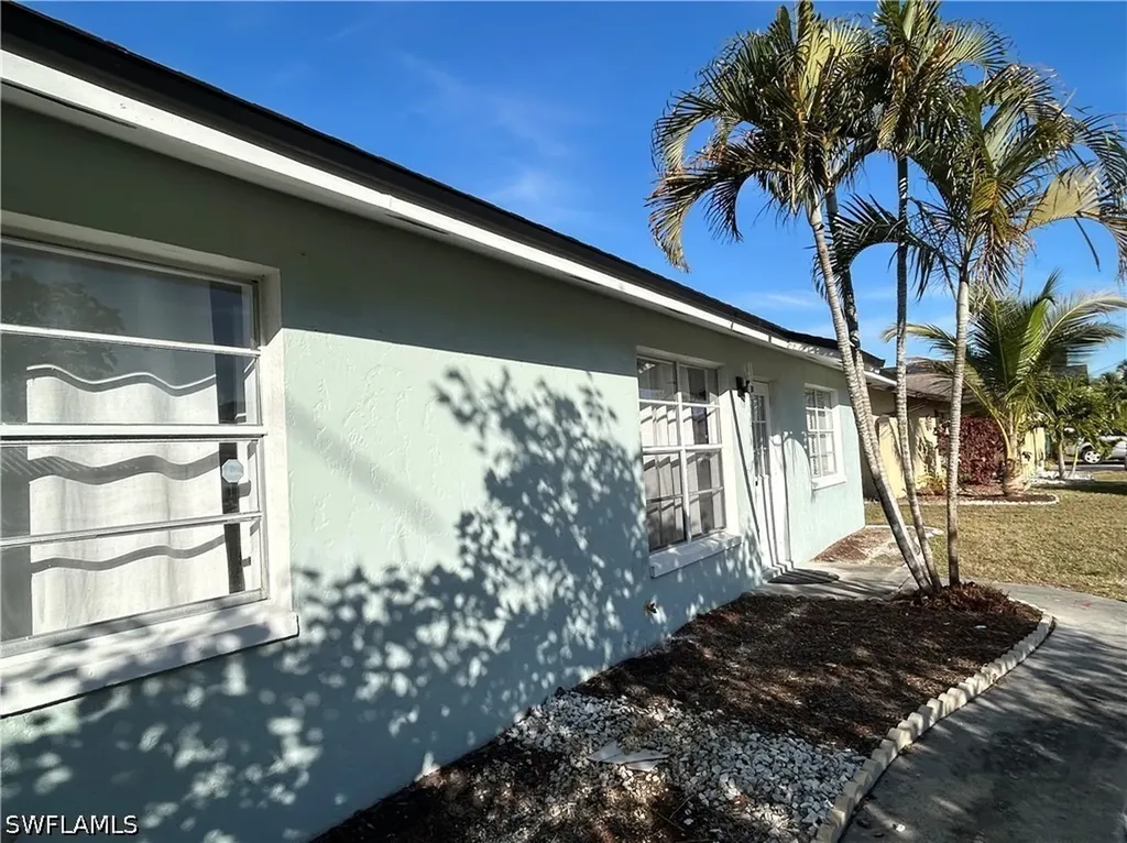 1428 SE 20th Avenue Cape Coral FL 33990