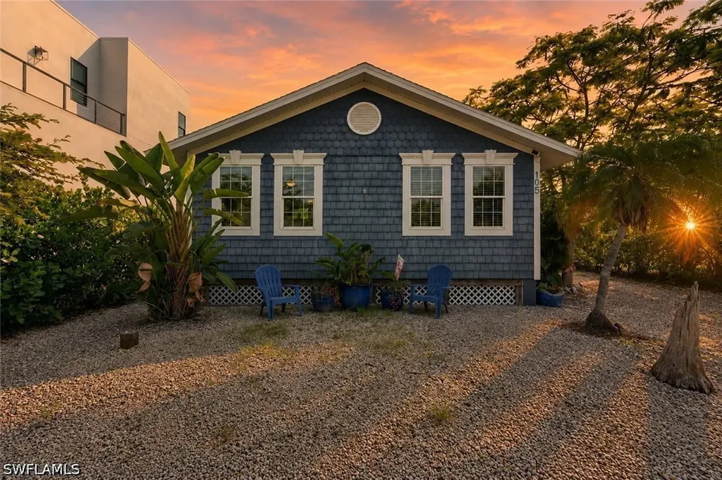 105 W Hilo Street Naples FL 34113