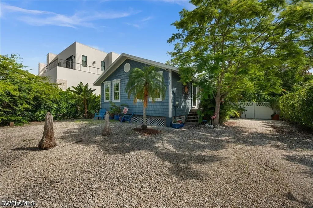 105 W Hilo Street Naples FL 34113
