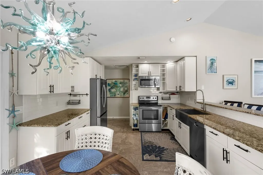 105 W Hilo Street Naples FL 34113