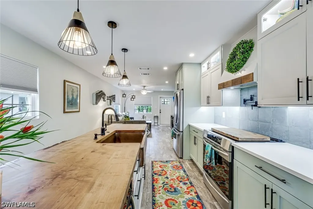2385 Sunset Avenue Naples FL 34112
