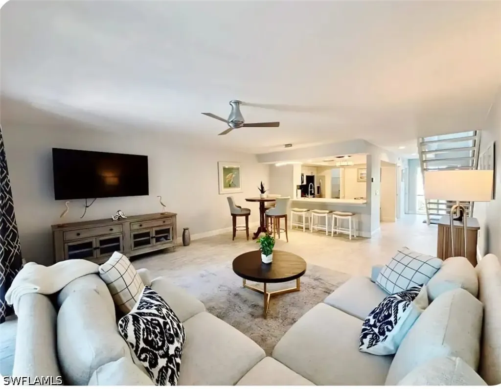 800 Meadowland Drive Naples FL 34108