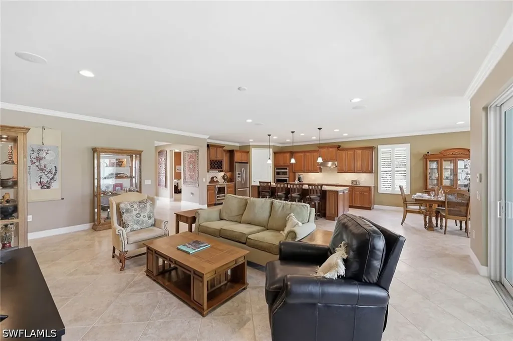 8562 Veronawalk Circle Naples FL 34114