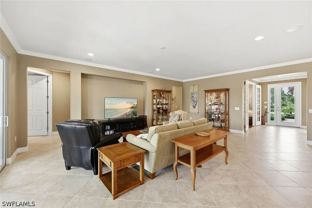 8562 Veronawalk Circle Naples FL 34114