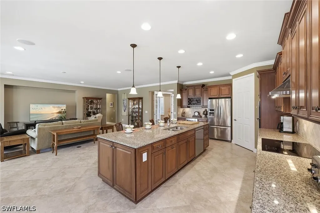 8562 Veronawalk Circle Naples FL 34114