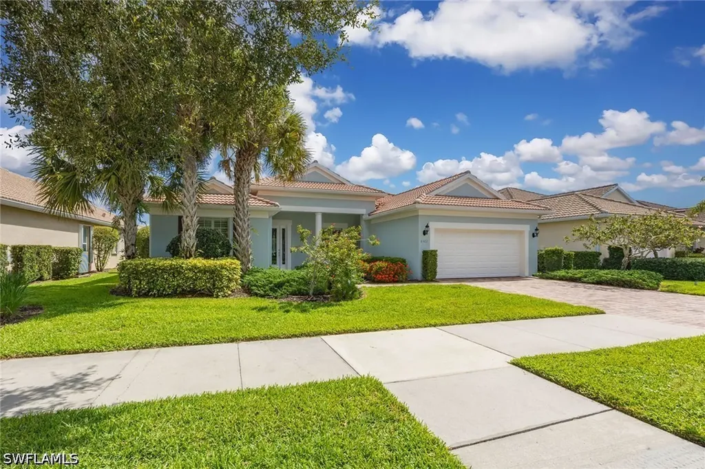 8562 Veronawalk Circle Naples FL 34114
