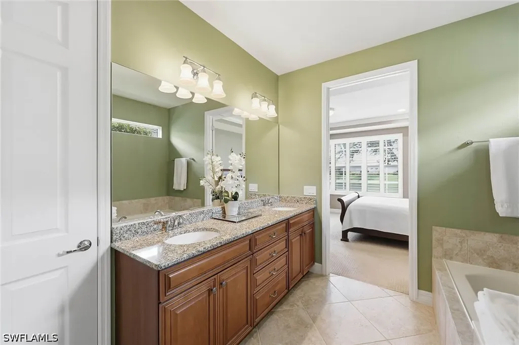 8562 Veronawalk Circle Naples FL 34114