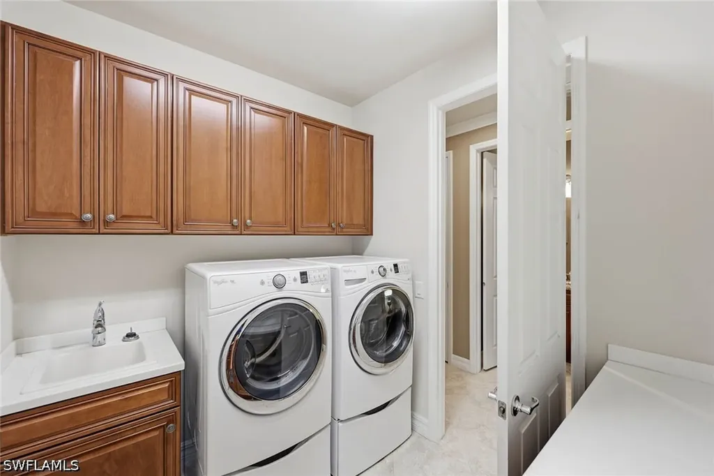 8562 Veronawalk Circle Naples FL 34114