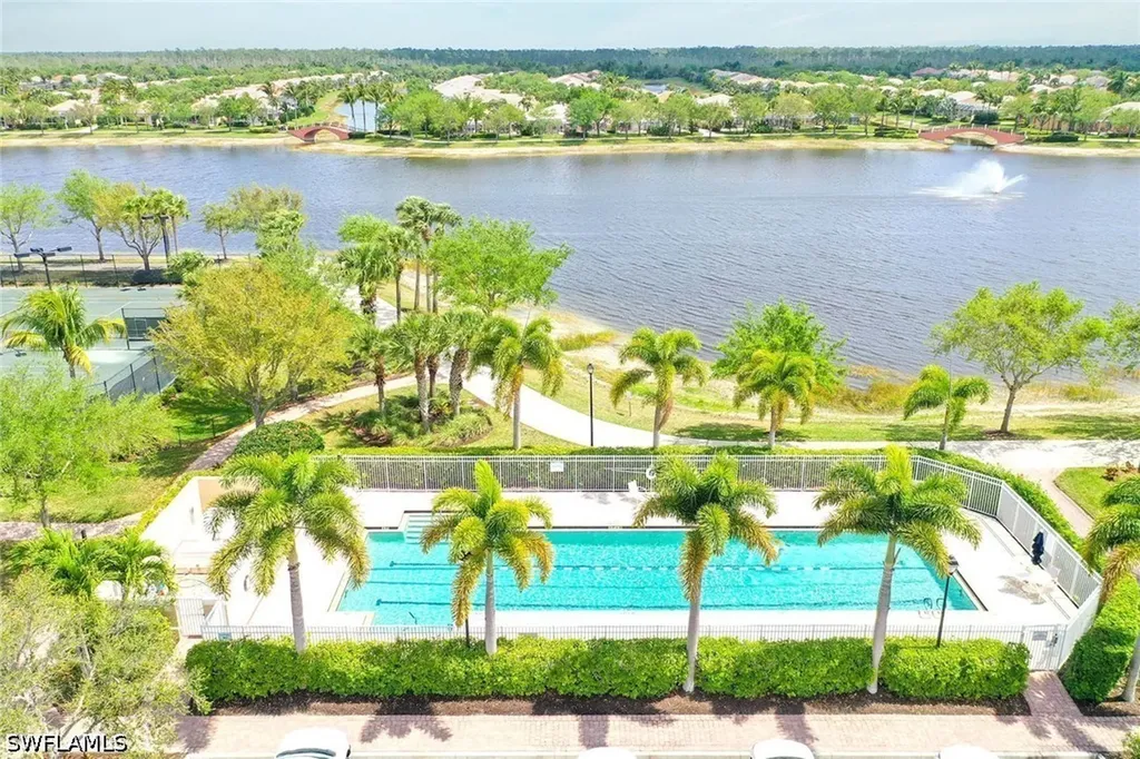 8562 Veronawalk Circle Naples FL 34114