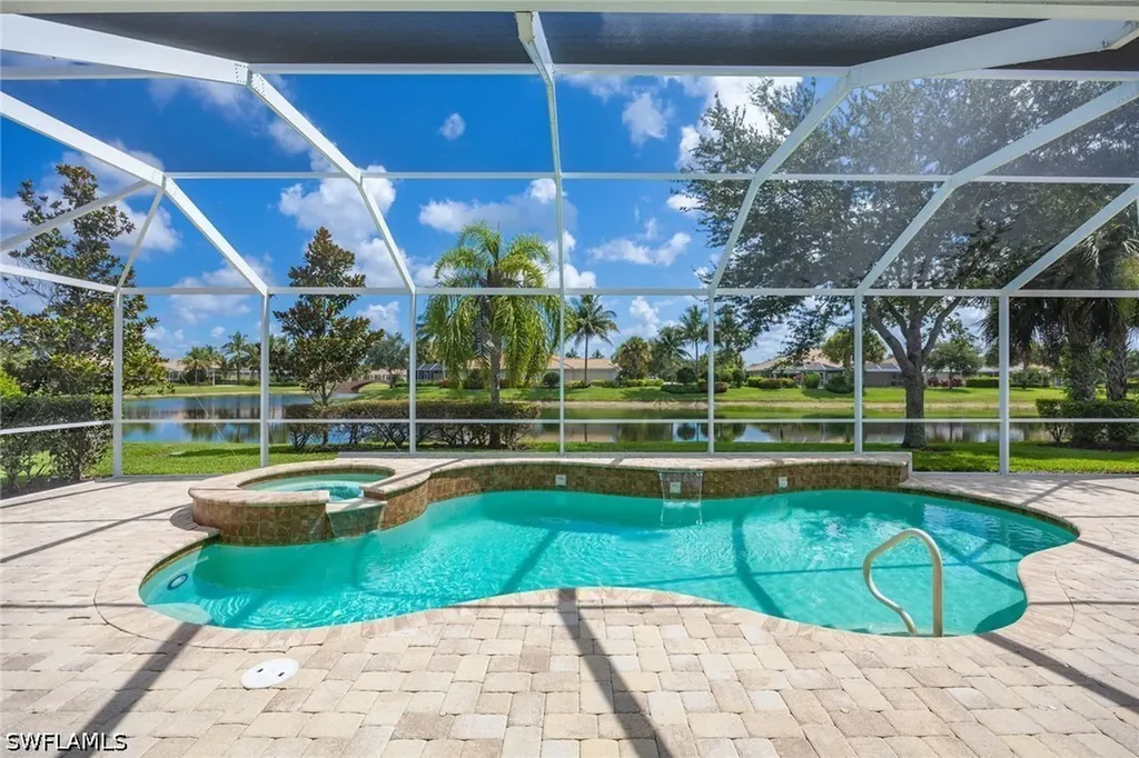 8562 Veronawalk Circle Naples FL 34114
