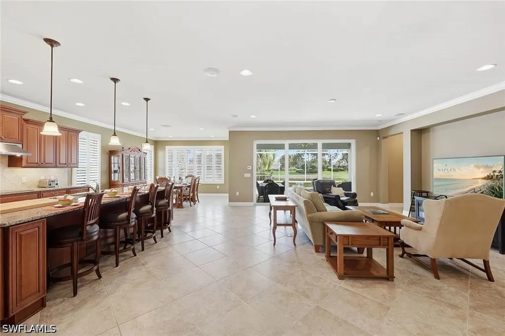 8562 Veronawalk Circle Naples FL 34114